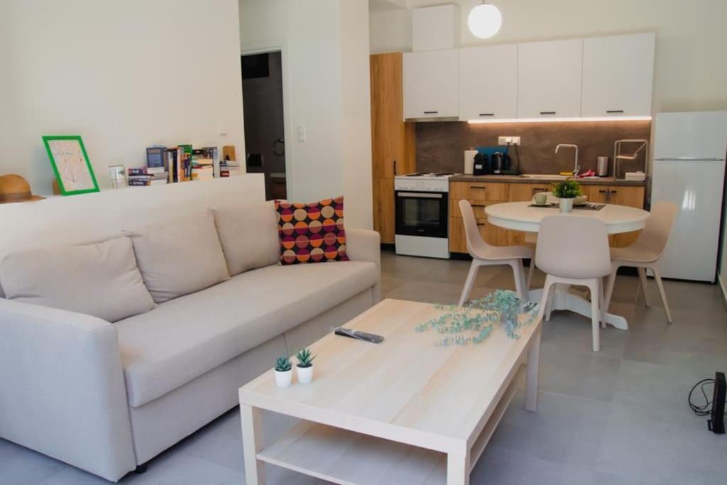 Sirokos House Apartment *