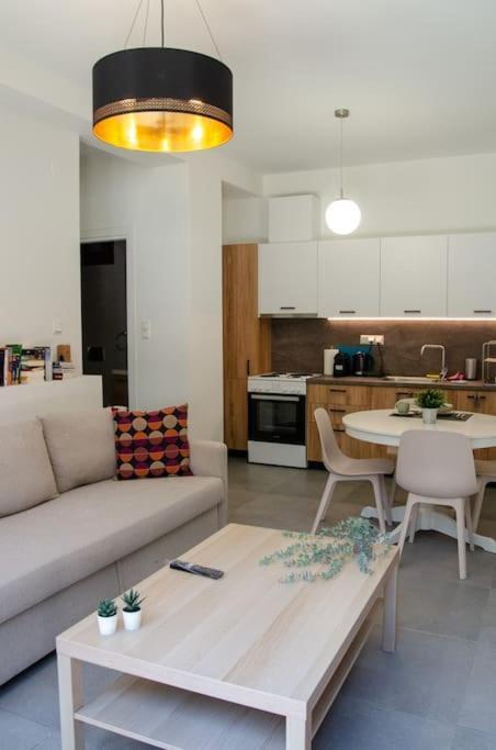 Sirokos House *